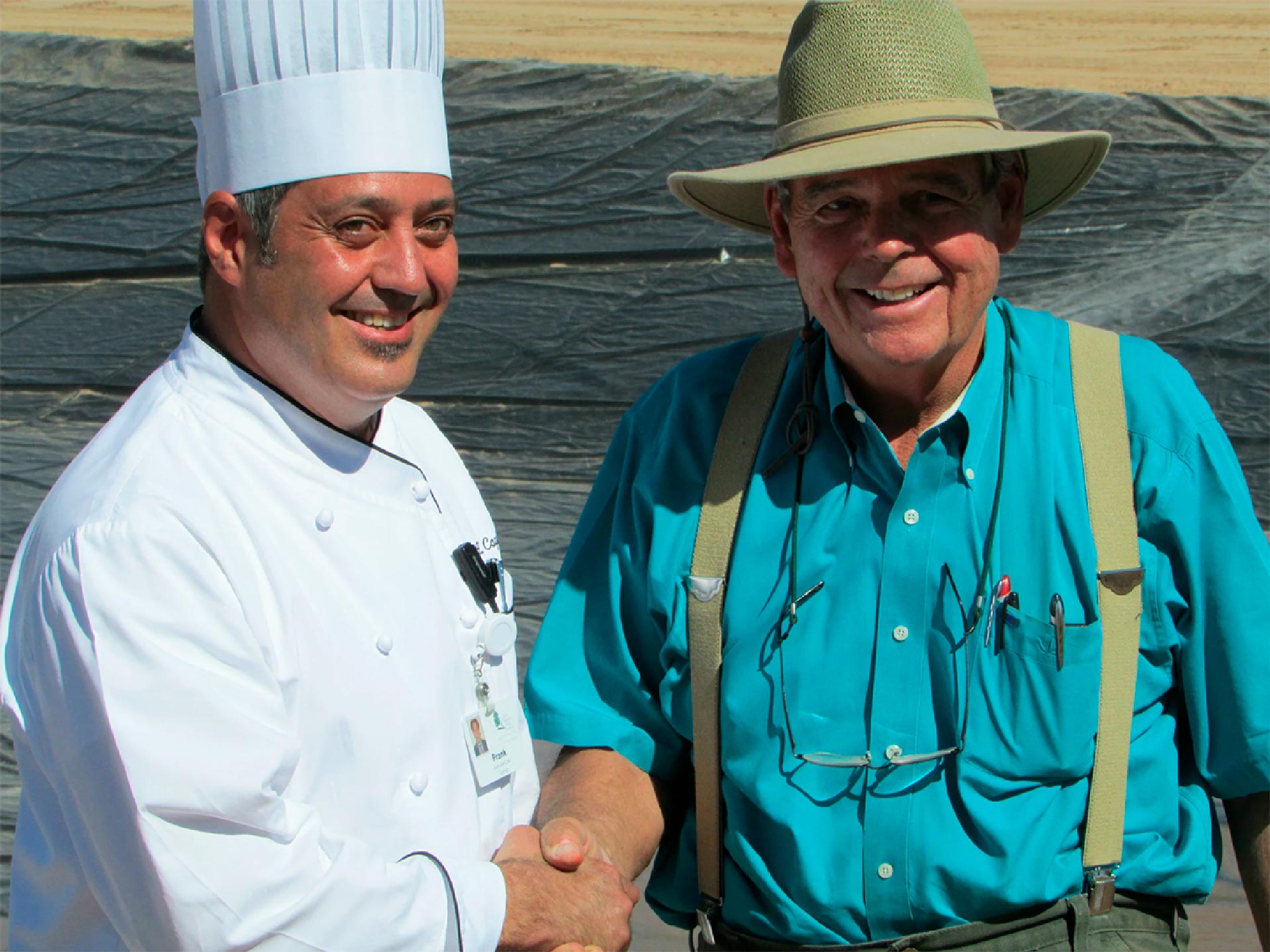 chef stringe mano produttore